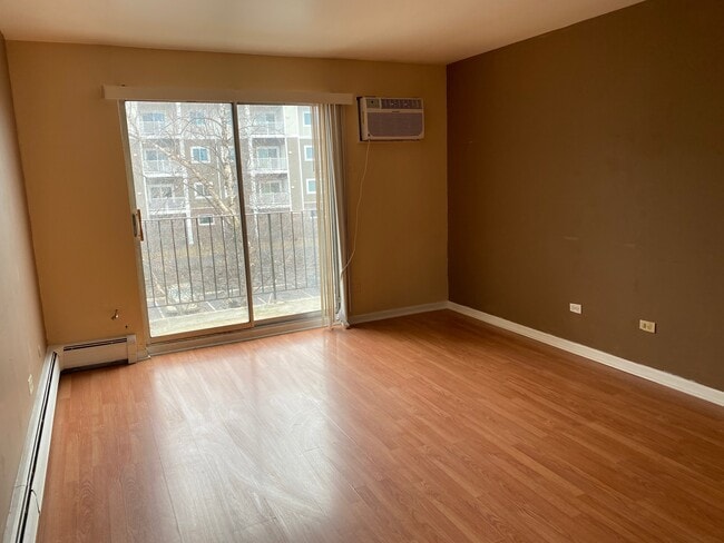 238 Shorewood Dr in Glendale Heights, IL - Building Photo - Building Photo