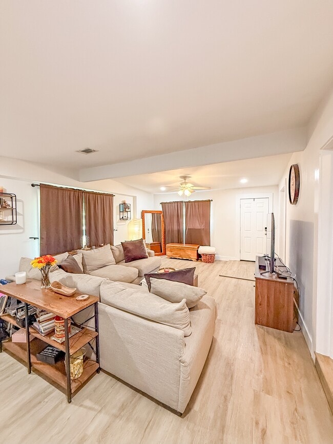 76 Carson Dr NE in Fort Walton Beach, FL - Building Photo - Building Photo