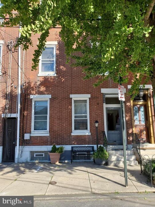 1247 Shackamaxon St in Philadelphia, PA - Building Photo