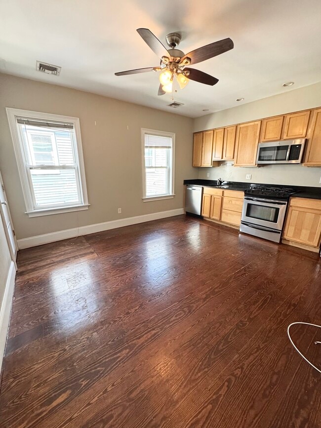 180 Hillside St, Unit #3 in Boston, MA - Foto de edificio - Building Photo