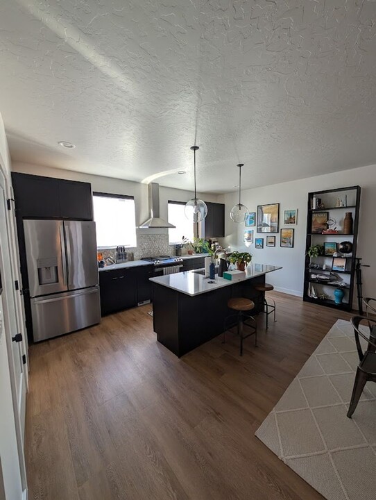 469 E Alice Wy in Layton, UT - Building Photo