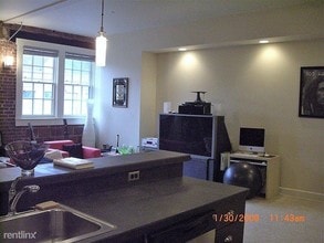 160 Liberty St NE in Salem, OR - Foto de edificio - Building Photo