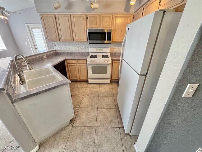 1528 Jenny Linn Dr in Henderson, NV - Foto de edificio - Building Photo