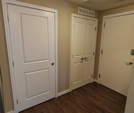 1102 S Eads St in Arlington, VA - Building Photo - Building Photo