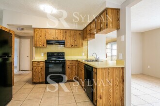 6442 Reno Ave in New Port Richey, FL - Foto de edificio - Building Photo