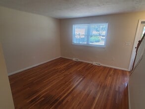 174 Pine St in Holbrook, MA - Building Photo - Building Photo