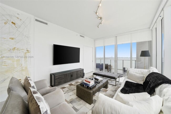601 NE 27th St in Miami, FL - Building Photo - Building Photo