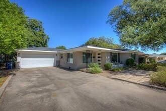 6562 Locke Ave in Fort Worth, TX - Building Photo - Building Photo