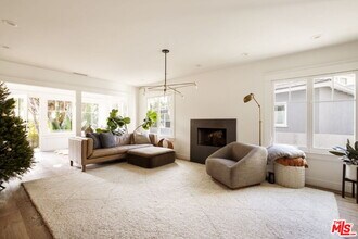 601 Crestmoore Pl in Los Angeles, CA - Building Photo - Building Photo