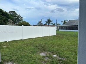 4340 SW 24th St in West Park, FL - Building Photo - Building Photo