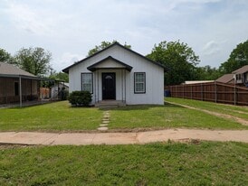 908 Tennessee St in Graham, TX - Building Photo