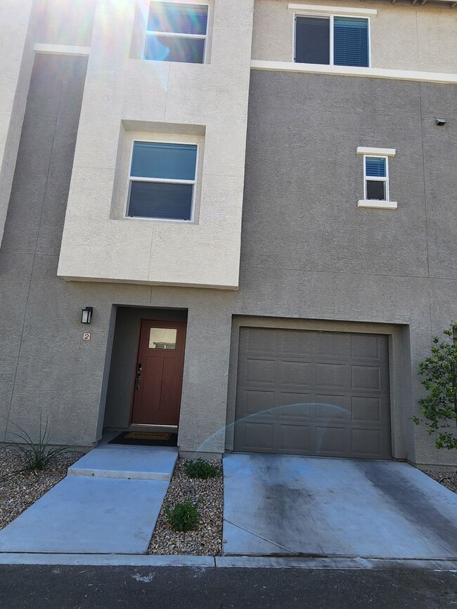 2775 Atomic Tangerine Wy in Las Vegas, NV - Building Photo - Building Photo