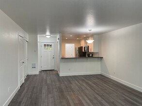2486-2488 SW Timber View Ct in Redmond, OR - Building Photo - Building Photo