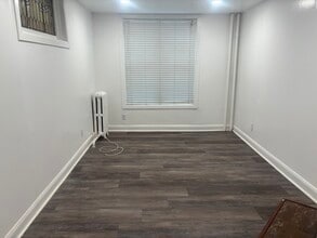 120 Glenwood Ave in Jersey City, NJ - Foto de edificio - Building Photo