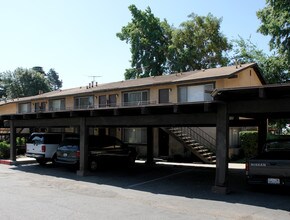 1004 E Deodar St in Ontario, CA - Building Photo - Building Photo