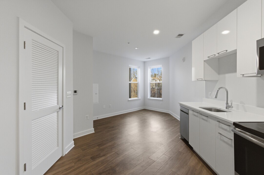 989 S Buchanan St, Unit #308 in Arlington, VA - Foto de edificio