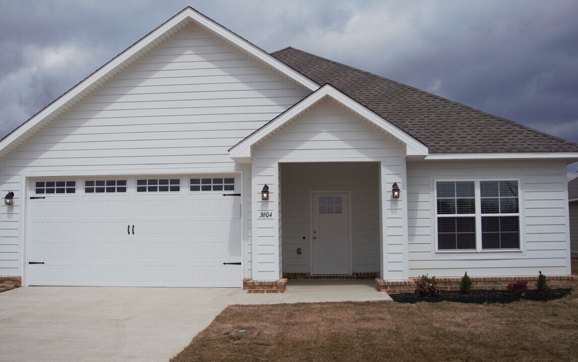3604 Red Maple Wy in Jonesboro, AR - Building Photo