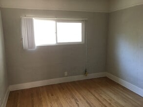 244 W 49th St in Los Angeles, CA - Building Photo - Building Photo