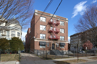 Winthrop Apartments in New Haven, CT - Building Photo - Building Photo