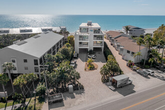 The Waves in Englewood, FL - Building Photo - Building Photo