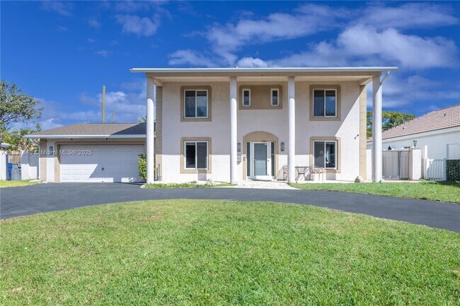 1660 NE 25th Ave in Pompano Beach, FL - Building Photo - Building Photo