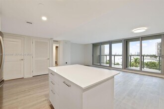 1504 Bay Rd, Unit N-1208 in Miami Beach, FL - Building Photo - Building Photo