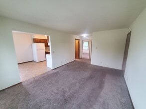 2205 Green Tree Rd in West Bend, WI - Building Photo - Building Photo