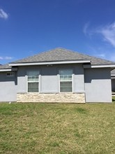 3102-3106 Diamond Head Ave in Alton, TX - Building Photo - Building Photo