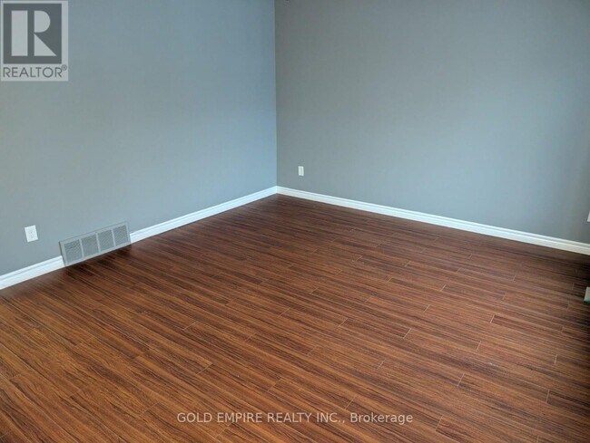 105 Augusta Crescent in London, ON - Building Photo - Building Photo