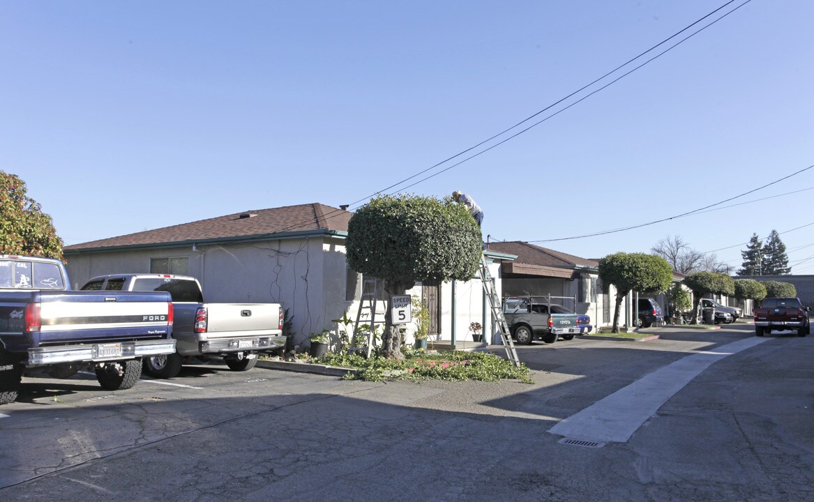 21190 Garden Ave in Hayward, CA - Building Photo