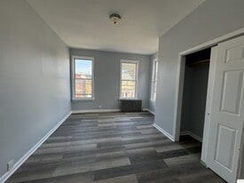 105 Wegman Pky, Unit 1 in Jersey City, NJ - Building Photo - Building Photo