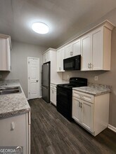 285 Brookview Dr in Riverdale, GA - Building Photo - Building Photo