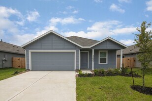 25653 Rose Creek Dr in Cleveland, TX - Building Photo