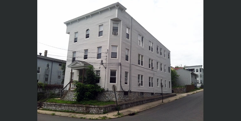 19 Laval St in Waterbury, CT - Building Photo