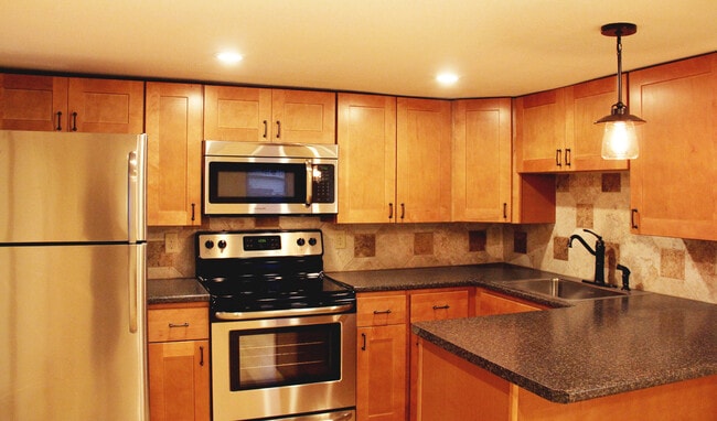 76 George St, Unit 1 in Burlington, VT - Building Photo - Building Photo