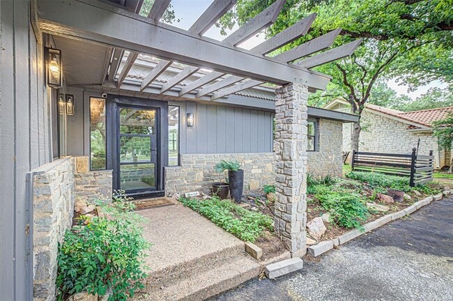 property at 105 Southern Spur