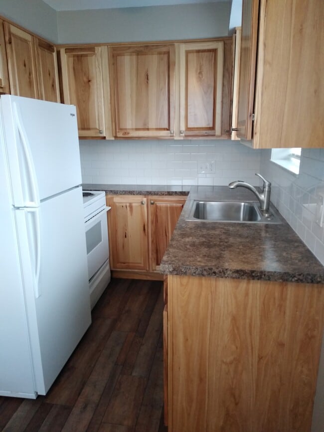 1651 3rd St, Unit #4 in Cuyahoga Falls, OH - Building Photo - Building Photo