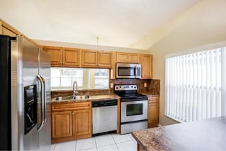 10890 NW 46th Dr in Coral Springs, FL - Foto de edificio - Building Photo