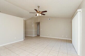 1095 Heath Ave NW in Palm Bay, FL - Building Photo - Building Photo