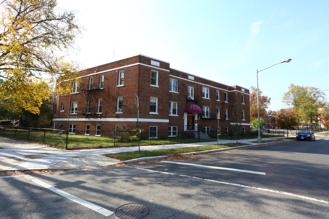 Sherman Manor Condos in Washington, DC - Building Photo