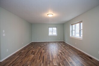 1020 N 10th St in Manhattan, KS - Building Photo - Building Photo