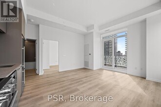 101 Roehampton Ave in Toronto, ON - Building Photo - Building Photo