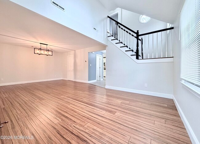 property at 7 Longfellow Ct