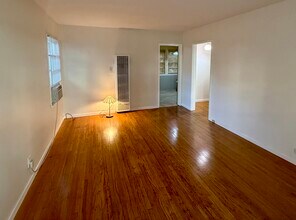 111 N 6th St, Unit 111 N. 6th St. in Burbank, CA - Building Photo - Building Photo