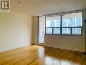 40 Homewood Ave in Toronto, ON - Building Photo - Building Photo