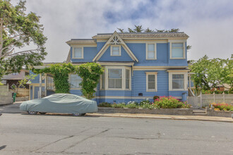 122 Fountain Ave in Pacific Grove, CA - Building Photo - Building Photo