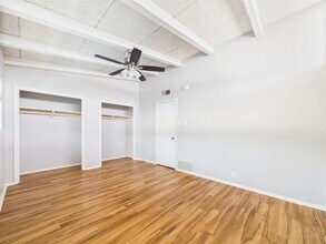 2404 Longview St in Austin, TX - Foto de edificio - Building Photo