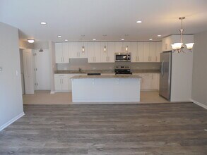 821 Oakton St in Elk Grove Village, IL - Building Photo - Building Photo