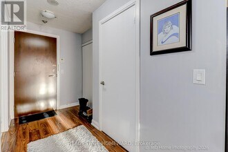 181 Village Green Square in Toronto, ON - Building Photo - Building Photo