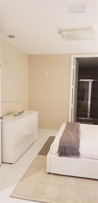 15811 Collins Ave, Unit 1903 in North Miami Beach, FL - Building Photo - Building Photo